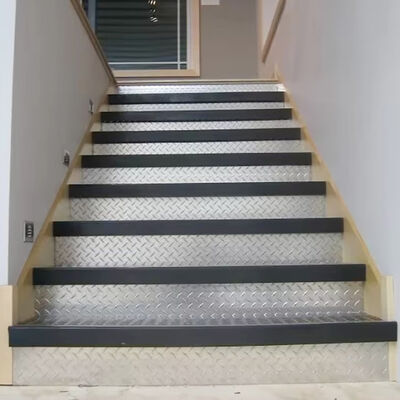 5052 उभरा हुआ एल्यूमीनियम शीट 4x8 5754 एल्यूमीनियम डायमंड प्लेट 100 मिमी 1600 मिमी